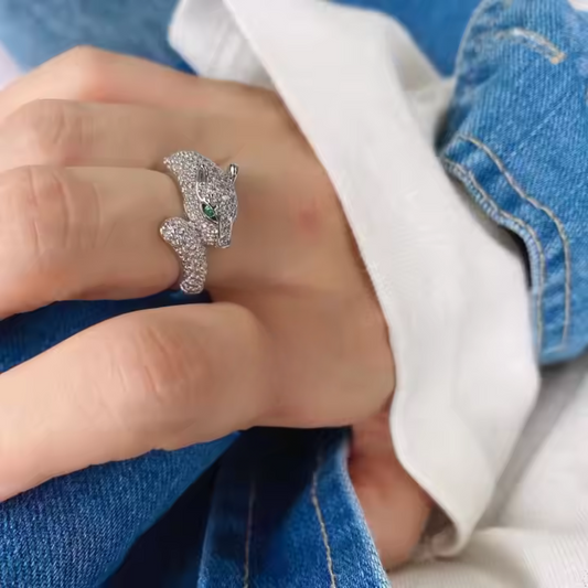 Emerald Gaze: Stainless Steel Panther Ring