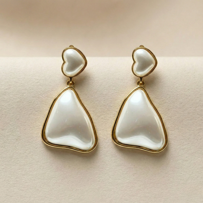 Elegant Heart & Teardrop Pearlized Earrings
