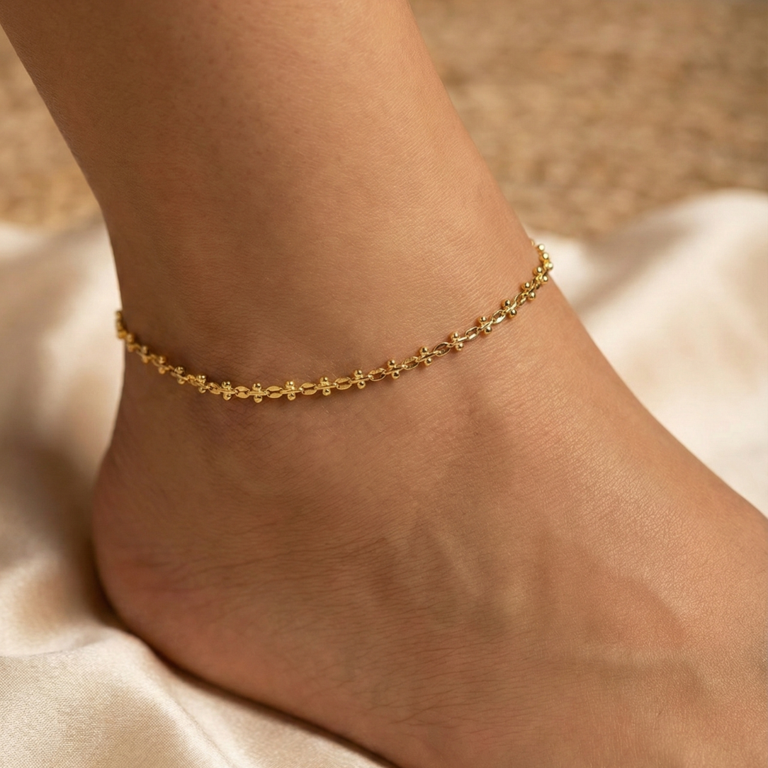 Minimalist Cross Link Chain Anklet